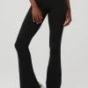 Airbrush High-Waist Kick-Back Legging - Black