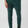 The Triumph Sweatpant - Midnight Green